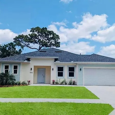 Brand New Tampa Oasis With Private Jacuzzi Retreat Villa